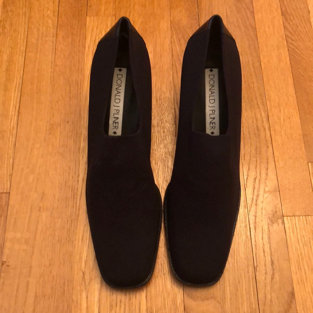 Donald J. Pliner NWOT Black Stretch Fabric Shoes